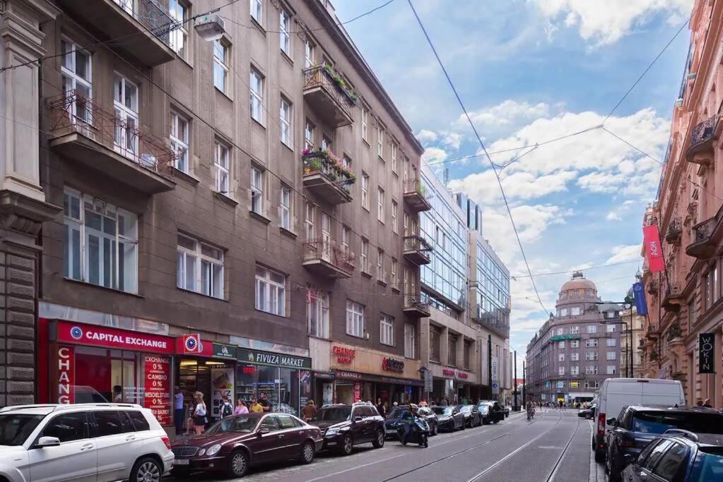 2 Bedrooms Near Wenceslas Sq Apartmán