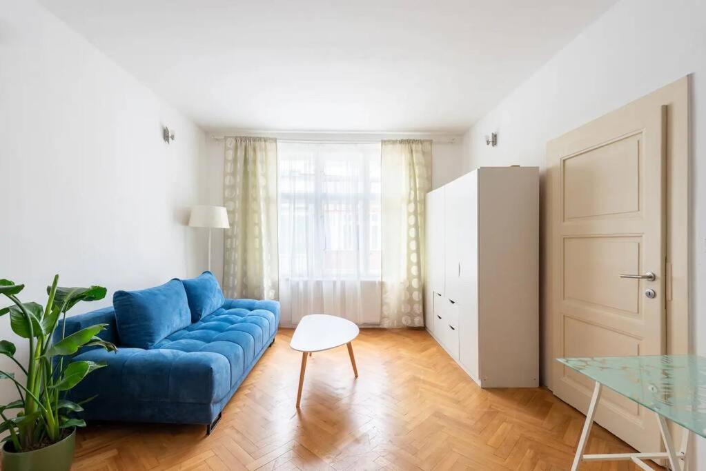 2 Bedrooms Near Wenceslas Sq Lejlighed *
