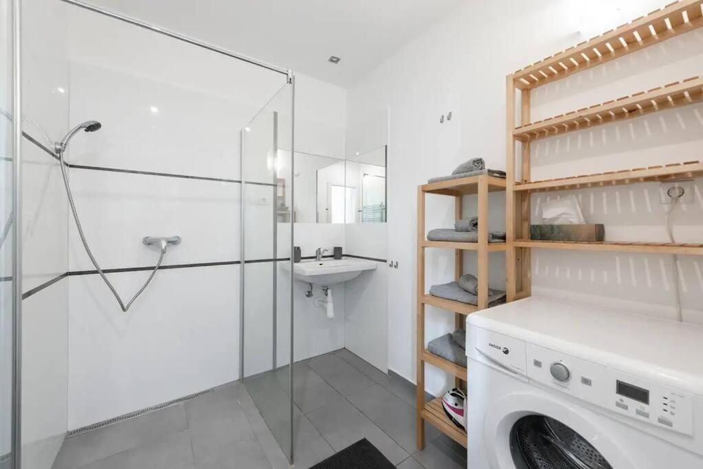 2 Bedrooms Near Wenceslas Sq Lejlighed *